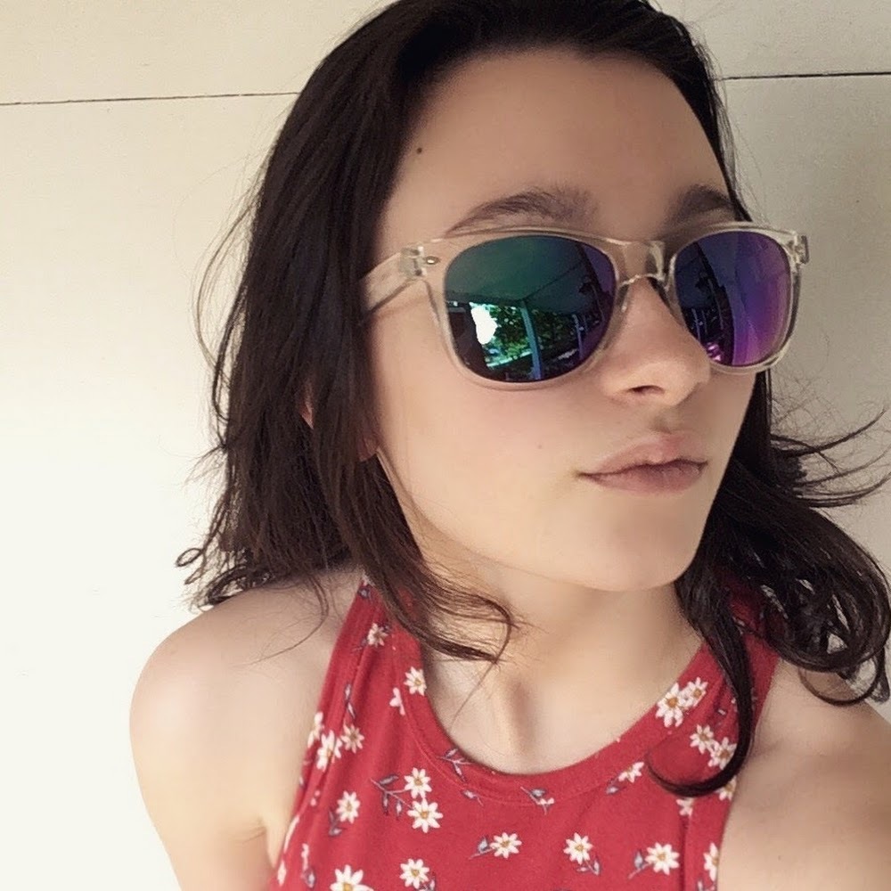 Meet your Posher, Hayley